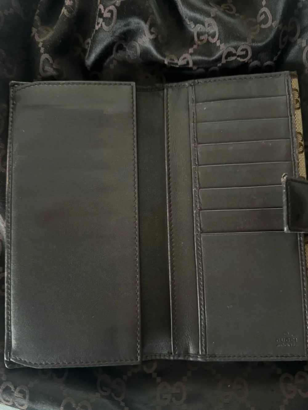 Authenticated GUCCI Brown and Beige Monogram Canvas Card Holder Hardware - Picture 11 of 16